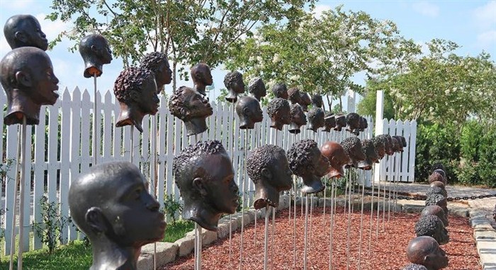 Плантация Лаура: Креольское наследие Луизианы (Laura Plantation: Louisiana's Crole Heritage Site).