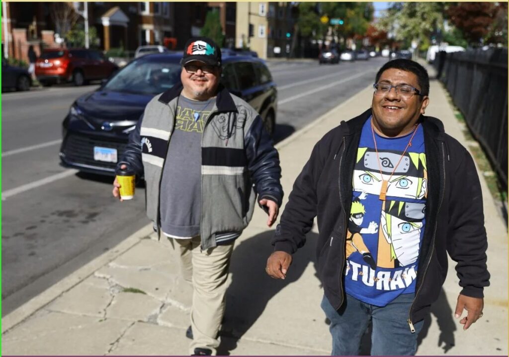 как Чикаго противостоит иммиграционному рейду Midway Blitz с помощью свистка