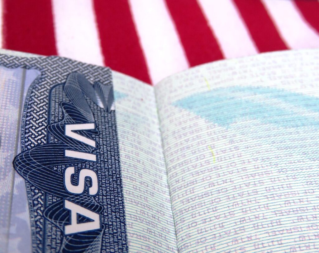 Получение визы после депортации из США