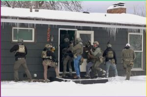 Новые полномочия ICE как внутренняя инструкция меняет правила арестов в США