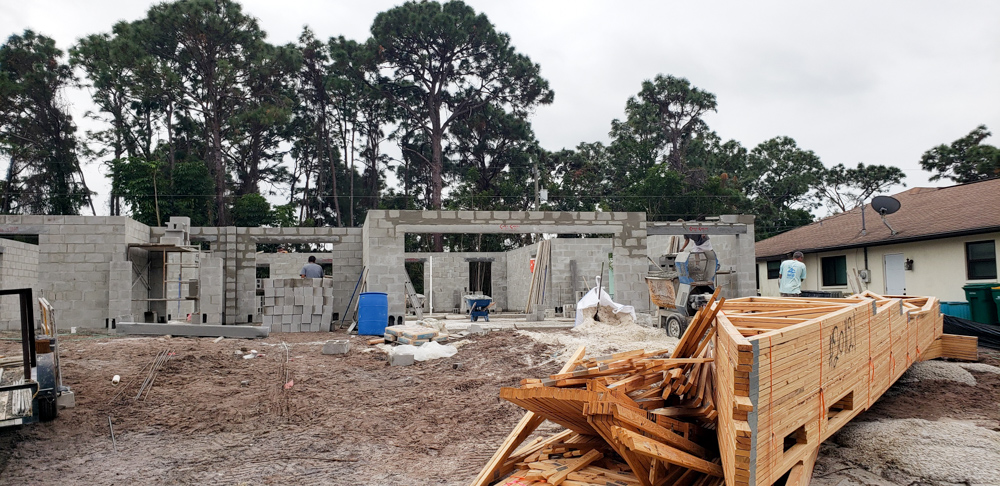 Как борьба с нелегальной миграцией влияет на рынок труда